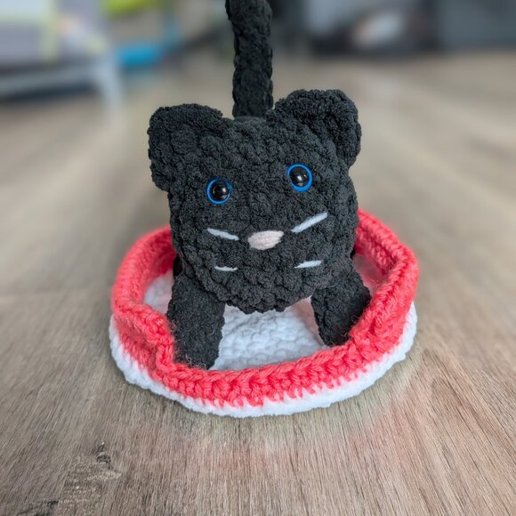 Adopt a loaf crochet kitty - Picture 6 of 7